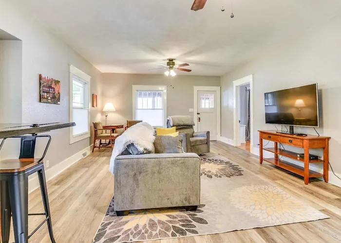 Cozy Near Southern Illinois Attractions!